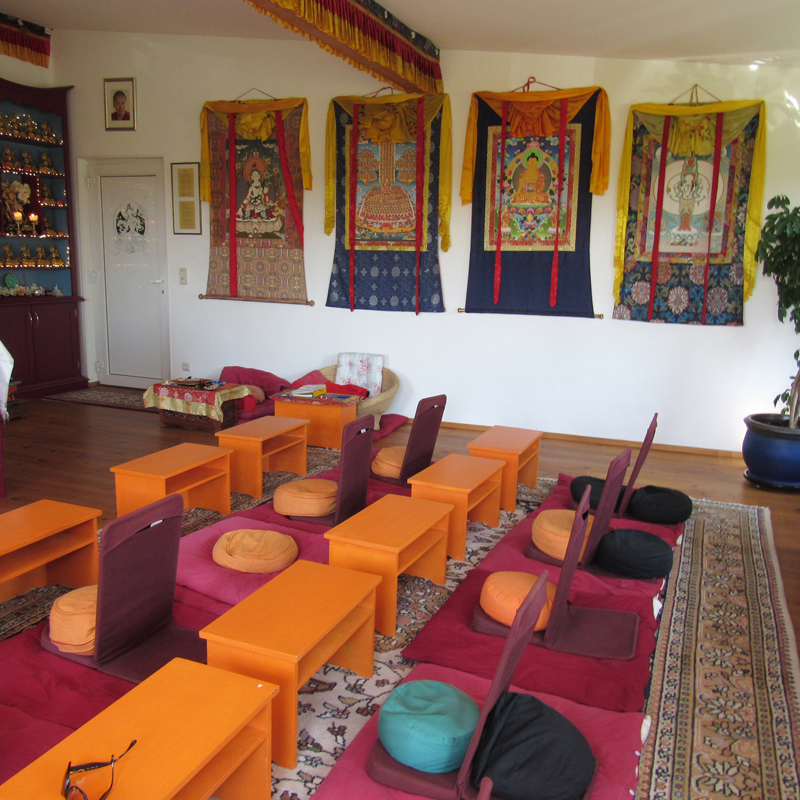 SitzeThangkasGompa1-quadrat